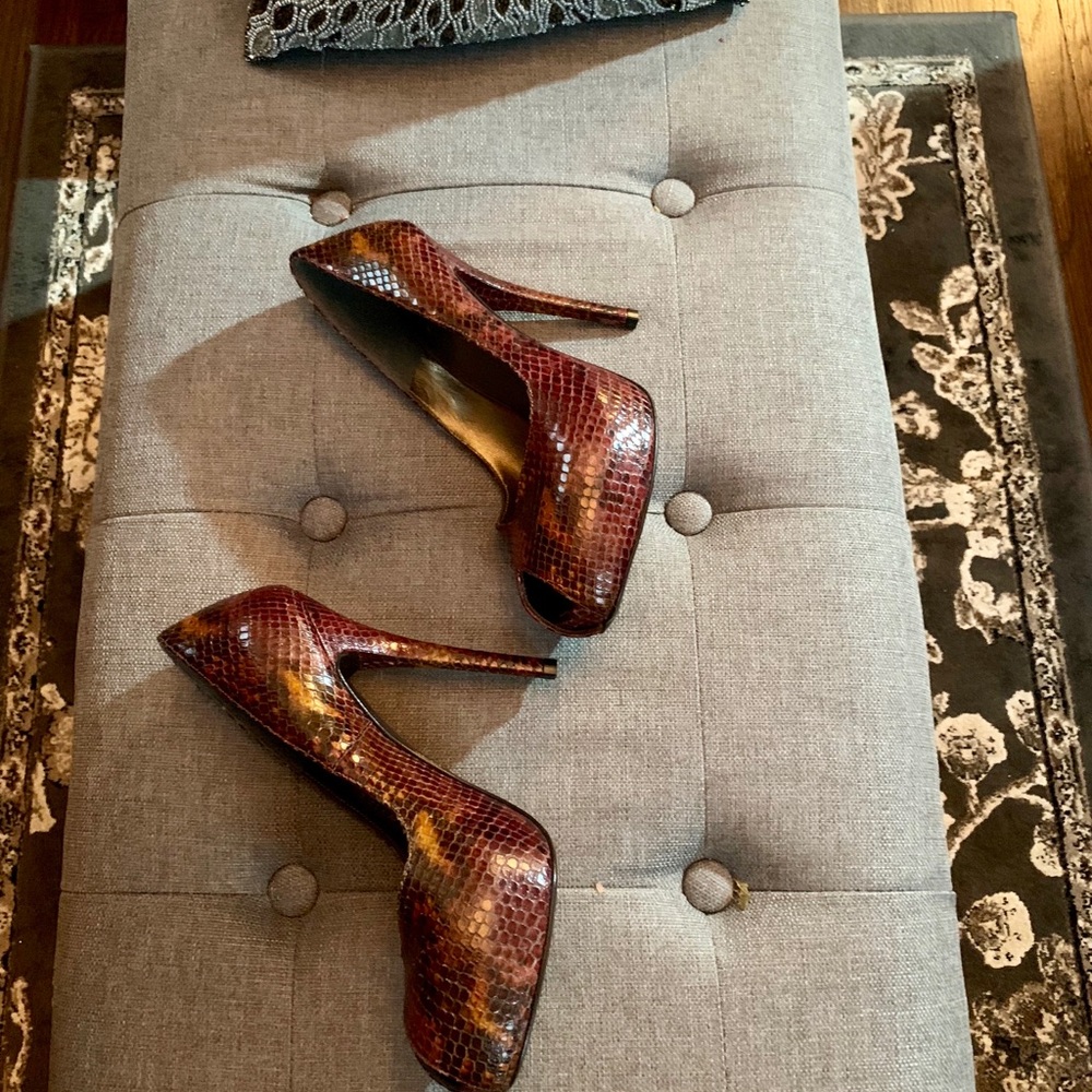 Sexy Python Print Pumps - image 4